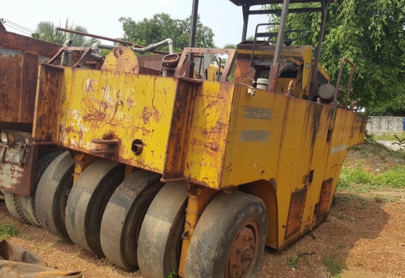 ขาย รถบด 9 ล้อ SINGTHAI เครื่อง คัมมินส์ 4 สูบ รถจอดนานต้องเช็คสภาพหน่อย เอกสารชุดประมูลครับ