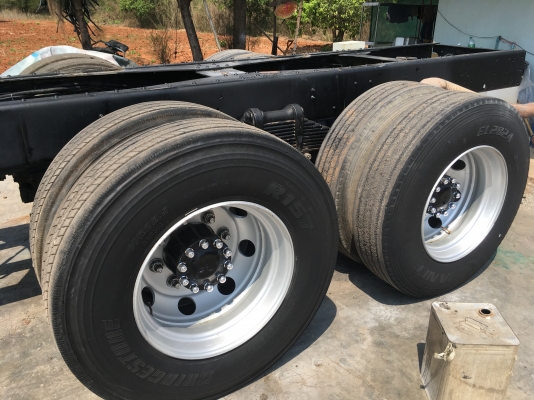 ขายด่วนสิบล้อสองเพลาหัวคัสซีปี47 220แรงFVZ เดิมๆบางๆเหมาะสำหรับทำรถเทรเลอร์