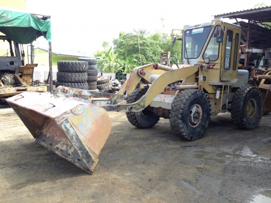 ขายรถตักล้อยาง Furukawa 120 พร้อมใช้ 450,000  บาท  ติดต่อ คุณวัลลพ 081-7555888