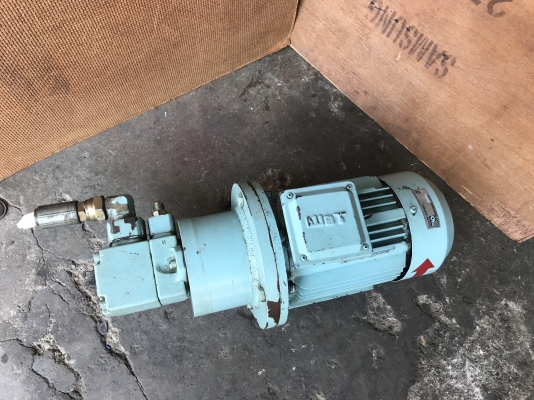 ขายมอเตอร์พร้อมหัวปั้มน้ำมัน Vane pump Yuken made in Japan ขนาด 3HP. 380V สภาพสวยเดิมๆ หมุนนิ่ม พร้อมใช้งาน