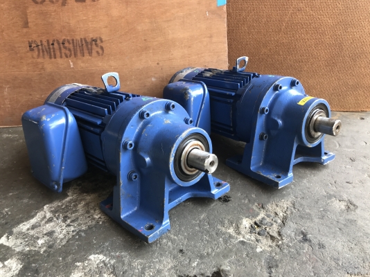 ขายมอเตอร์เกียร์ Cycro drive Sumitomo 1HP. 380V made in Japan มีระบบเบรคในตัว อัตราทด 1:29 สภาพสวยเดิมๆ วิ่งนิ่ม พร้อมใช้งาน มี 2ตัวครับ