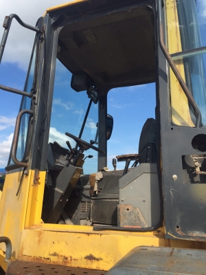 ขายรถตักล้อยาง KOMATSU WA100-3E แอร์ไฟฟ้าเล่มทะเบียนพร้อม สนใจโทร 081-970-1072 ขายรถตักล้อยาง KOMATSU WA100-3E แอร์ไฟฟ้าเล่มทะเบียนพร้อม สนใจโทร 081-970-1072