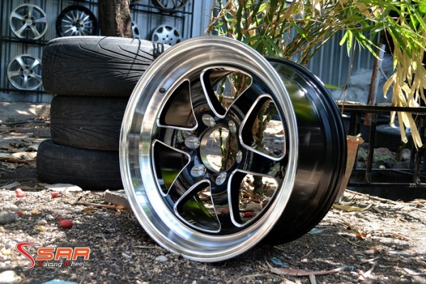 WELD ขอบ18 หน้า9 หลัง10 นิ้ว สำหรับใส่กระบะหรือSUV