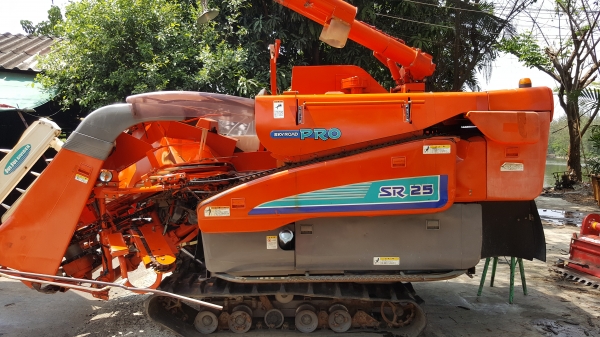 รถเกี่ยวข้าว