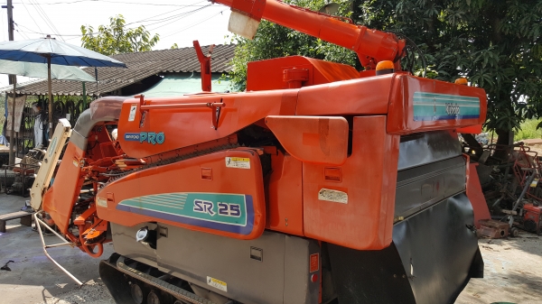 รถเกี่ยวข้าว