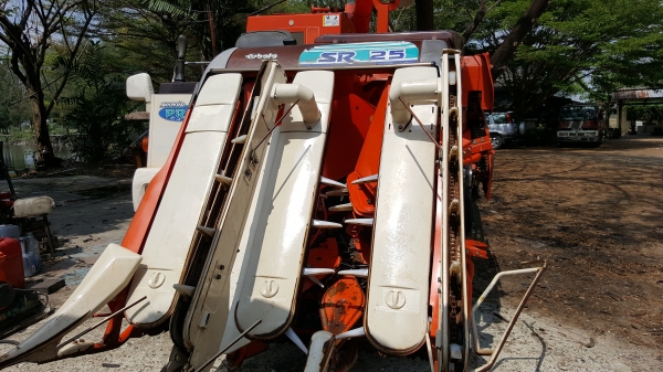 รถเกี่ยวข้าว