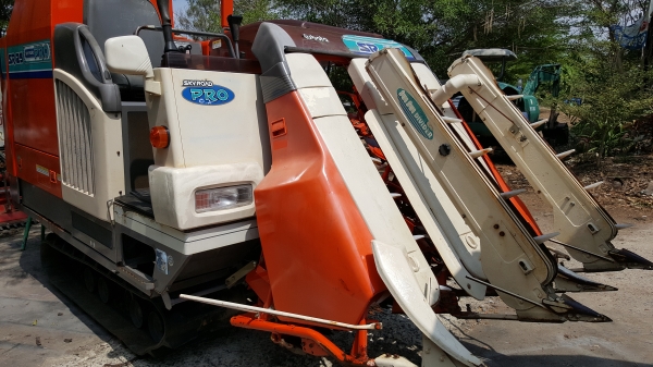 รถเกี่ยวข้าว