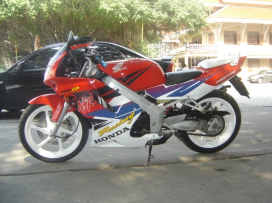 NSR 150 SP PROARM 100\% ขายด่วน สวยมาก ทำสีใหม่ทั้งคัน 35000 บาท มีสี แดงขาว และ สีเขียวส้ม ครับ สินค้า มีจำนวน จำกัด