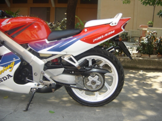 NSR 150 SP PROARM 100\% ขายด่วน สวยมาก ทำสีใหม่ทั้งคัน 35000 บาท มีสี แดงขาว และ สีเขียวส้ม ครับ สินค้า มีจำนวน จำกัด