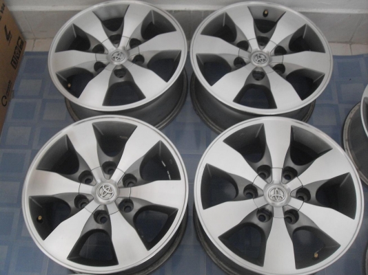 ขายล้อแม็กเปล่า fortuner ขอบ 16 สวยๆ เดิมๆ 1 ชุด/ใส่ฟรีค่ะ