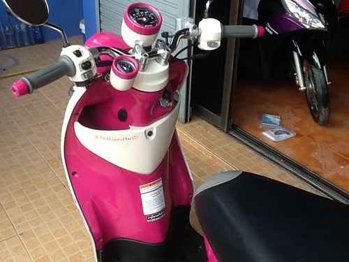 FINOลายปารีสรถปี2012สวยแกะกล่อง