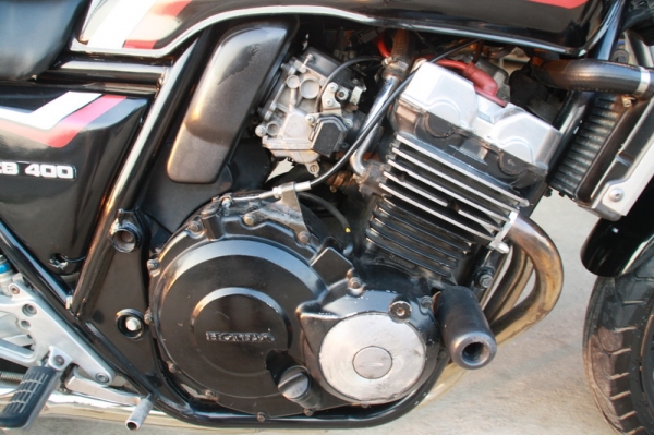 ขาย CB 400 ปี 96 เวอร์ชั่น R  อินวอย สรรพสามิตแท้ ท่อโยชิ สภาพสวย 72000