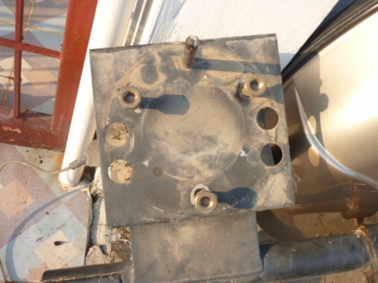 ชุดจับยางอะไหล่ รถแวน พร้อมฝาครอบ 3500บาท