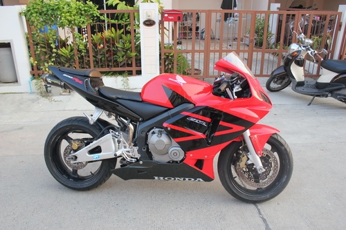+++ขาย cbr600rr ปี 2004 สพม แดงแรงคร้าบ+++