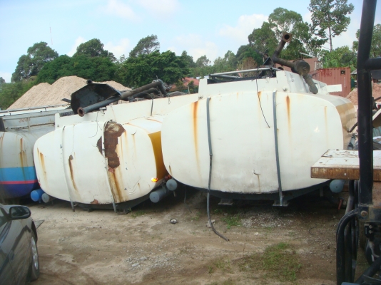 ถังน้ำมันขายทั้งหมด 7 ใบ มีทั้งโหลดล่างโหลดบน