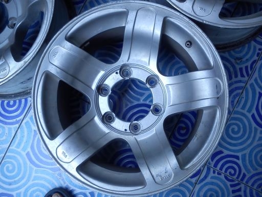 ล้อแต่งล้นๆ 15 กว้าง7.5 ออฟ-5 4วง ราคา 5,500 บาท