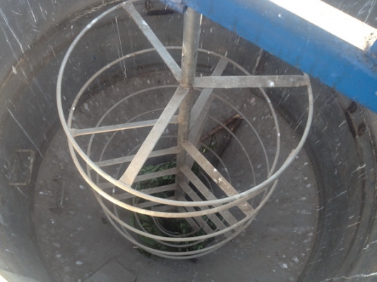 ถังมิกซ์สแตนเลสพร้อมใบกวน สภาพดี ราคาไม่แพง ใช้งานได้