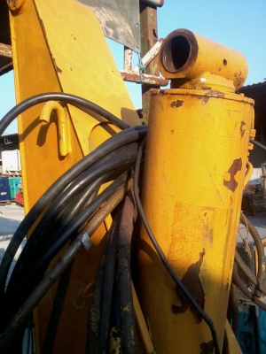 ขายเครนนำเข้า TADANO รุ่นหัวโหนก 4ตัน3ปอกท้องแบน แข็งแรงมากเลยรุ่นนี้หายาก ยกโหลดได้มากกว่า4ตันครับ