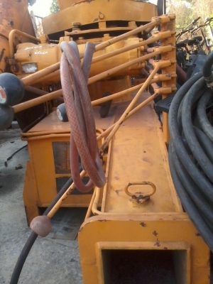 ขายเครนนำเข้า TADANO รุ่นหัวโหนก 4ตัน3ปอกท้องแบน แข็งแรงมากเลยรุ่นนี้หายาก ยกโหลดได้มากกว่า4ตันครับ