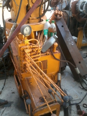 ขายเครนนำเข้า TADANO รุ่นหัวโหนก 4ตัน3ปอกท้องแบน แข็งแรงมากเลยรุ่นนี้หายาก ยกโหลดได้มากกว่า4ตันครับ