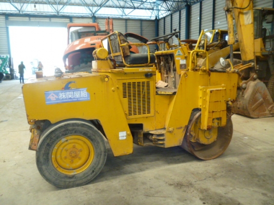 ขายรถบด BOMAG BW121AC  นำเข้าจากญี่ปุ่น ไม่มีการใช้งานในไทย ขายในราคาถูก สนใจติดต่อเจี๊ยบได้ค่ะ 087-3310254 ค่ะ