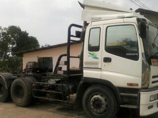 ขายหัวลาก ISUZU GIGA 275 แรง เครื่องดี คัสชีส์สวย ยาง60\% พร้อมใช้งานครับ