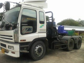 ขายหัวลาก ISUZU GIGA 275 แรง เครื่องดี คัสชีส์สวย ยาง60\% พร้อมใช้งานครับ