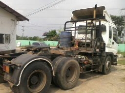 ขายหัวลาก ISUZU GIGA 275 แรง เครื่องดี คัสชีส์สวย ยาง60\% พร้อมใช้งานครับ