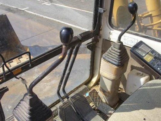 รถขุดดิน PC120-5  มีไลน์หัวเจาะ  กำลังเดินทางเข้าไทยเร็ว ๆ นี้  โทร.081-373-0559