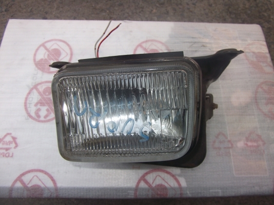 เศษสปอร์ตไลท์ข้างซ้ายของรถ TOYOTA  SUPRA สภาพสวยใส