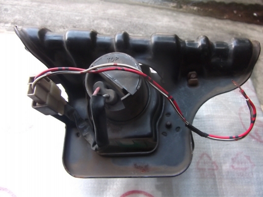 เศษสปอร์ตไลท์ข้างซ้ายของรถ TOYOTA  SUPRA สภาพสวยใส