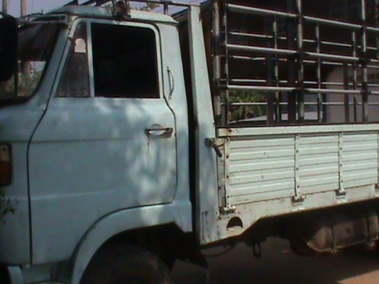 ขายด่วนรถ6ล้อHINO KM350 90HP ยาว5.50ม.สภาพพร้อมใช้งานคัสซีสวยงามมากมีคอกเหล็กยางดีทั้ง6เส้นล้อหน้าหลังน็อต6ตัวติดรถยังไม่ได้เปลื่ยน