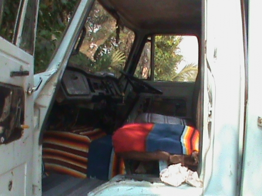 ขายด่วนรถ6ล้อHINO KM350 90HP ยาว5.50ม.สภาพพร้อมใช้งานคัสซีสวยงามมากมีคอกเหล็กยางดีทั้ง6เส้นล้อหน้าหลังน็อต6ตัวติดรถยังไม่ได้เปลื่ยน