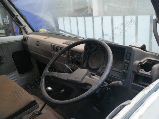 หัวเก๋ง รถบรรทุก 6 ล้อ ยี่ห้อ HINO รุ่น FB หัวเก๋ง รถบรรทุก 6 ล้อ ยี่ห้อ HINO รุ่น FB