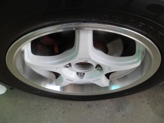 ขายแลกแม็ก LENSO ขอบ 15 4 รู 100 พร้อมยาง ใช้งานได้ไม่ถึงเดือน สภาพใหม่มาก ขายถูกๆ ขายแลกแม็ก LENSO ขอบ 15 4 รู 100 พร้อมยาง ใช้งานได้ไม่ถึงเดือน สภาพใหม่มาก ขายถูกๆ