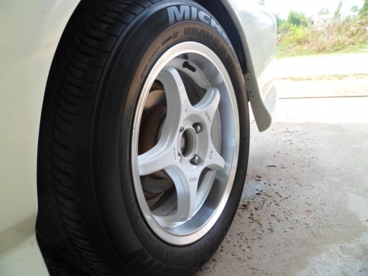 ขายแลกแม็ก LENSO ขอบ 15 4 รู 100 พร้อมยาง ใช้งานได้ไม่ถึงเดือน สภาพใหม่มาก ขายถูกๆ ขายแลกแม็ก LENSO ขอบ 15 4 รู 100 พร้อมยาง ใช้งานได้ไม่ถึงเดือน สภาพใหม่มาก ขายถูกๆ