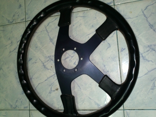 ขายพวงมาลัยmomoแท้ 700ต่อรองได้ 0802373520