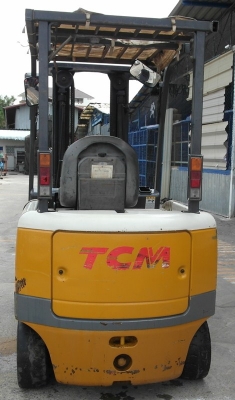 รถยกไฟฟ้าแบบนั่งขับ 2 ตัน เสาสูง 4.5 เมตร TCM FB20-6 มือสองนำเข้าจากญี่ปุ่น รถยกไฟฟ้าแบบนั่งขับ 2 ตัน เสาสูง 4.5 เมตร TCM FB20-6 มือสองนำเข้าจากญี่ปุ่น