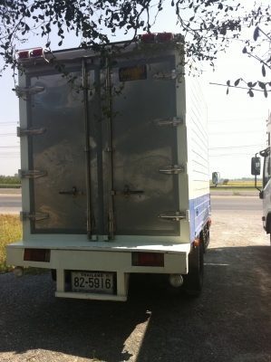 ISUZU พร้อมตู้ใช้งาน