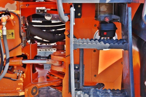 HITACHI  ZW 220  SN  00348