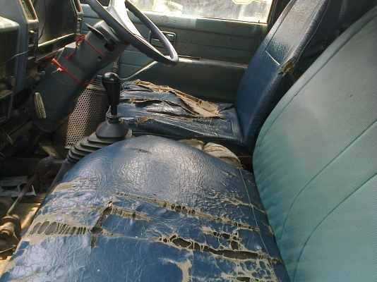 6ล้อดั้มNKR รถออกห้าง วางเครื่อง2800 เกียร์สั้น แอร์เย็น เล่มพร้อม ภาษีเต็ม