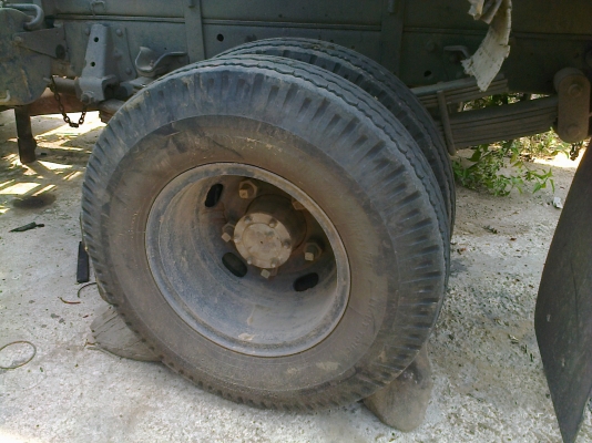 6ล้อดั้มNKR รถออกห้าง วางเครื่อง2800 เกียร์สั้น แอร์เย็น เล่มพร้อม ภาษีเต็ม