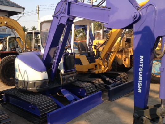 รถขุด-ดัน MITSUBISHI MM40SR มือสองญี่ปุ่นแท้ นำเข้าเอง ทำสีใหม่ พร้อมใช้งาน