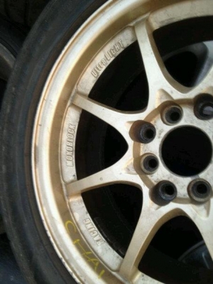 ขายล้อ ce28   4 /100 กับ 4/114   ขอบ 15  กว้าง 6  ติดหัวรถ มาจากญี่ปุ่นคับ  ขาย 8500  call 0875800722