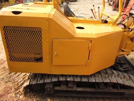 รถขุด IWAFUJI: CT 130 มีลายหัวกระแทกพร้อม  มือสองญี่ปุ่น เครื่องติดได้ดี แรงเนี๊ยบ ทำงานไว พร้อมใช้ทันที