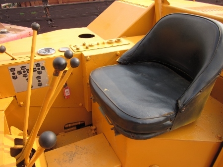 รถขุด IWAFUJI: CT 130 มีลายหัวกระแทกพร้อม  มือสองญี่ปุ่น เครื่องติดได้ดี แรงเนี๊ยบ ทำงานไว พร้อมใช้ทันที