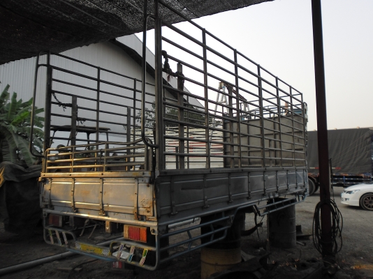 ขาย กระบะ NPR ยาว 5 เมตร พร้อมคอกเหล็ก สวยๆ ครับ ขาย กระบะ NPR ยาว 5 เมตร พร้อมคอกเหล็ก สวยๆ ครับ