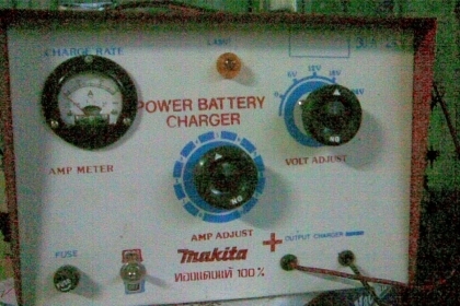 เครื่องชาทร์แบต makita ขนาด 30 แอมใช้งานดีเป็นของใหม่ครับ  ของแท้แน่นอนครับใช้งานดีมากครับสวยๆครับ