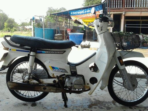 ขาย HONDA ดรีมคุรุสภาสีขาวแท้ ทะเบียนโอน มี 2 คัน เอกสารครบ