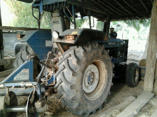 FORD 6610 - 1 เพลา เต็มตัว เอกสารเล่มทะเบียนครบพร้อม เครื่องแน่นแรงดี อุปกรณ์ครบ มีใบมีดดันหน้า ผานพรวนดิน 5 ของ SBT ช่วงล่างดี ยางหน้าหลังสภาพดี 70\% พร้อมใช้งานได้เลย ราคาต่อรองได้ครับ